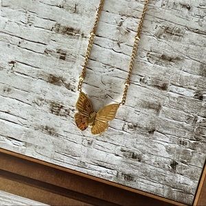 🎁 Butterfly Pendant Gold-Plated Necklace • Dainty Adjustable Chain
